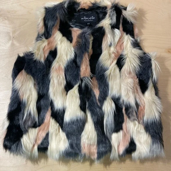 Outdoor Edition by Parkhurst Faux Fur Vest in Black, Pink and White XL (LD) - Picture 8 of 16
